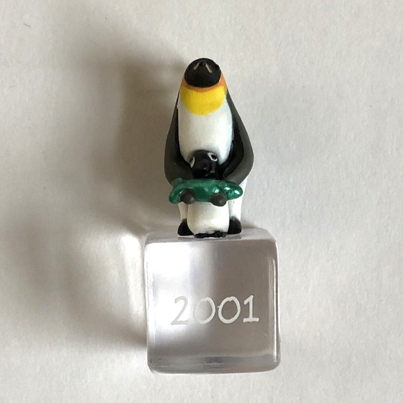 Hallmark Keepsake 2001 Ice Block Buddies Penguin Miniature Ornament L. Sickman - Picture 1 of 13